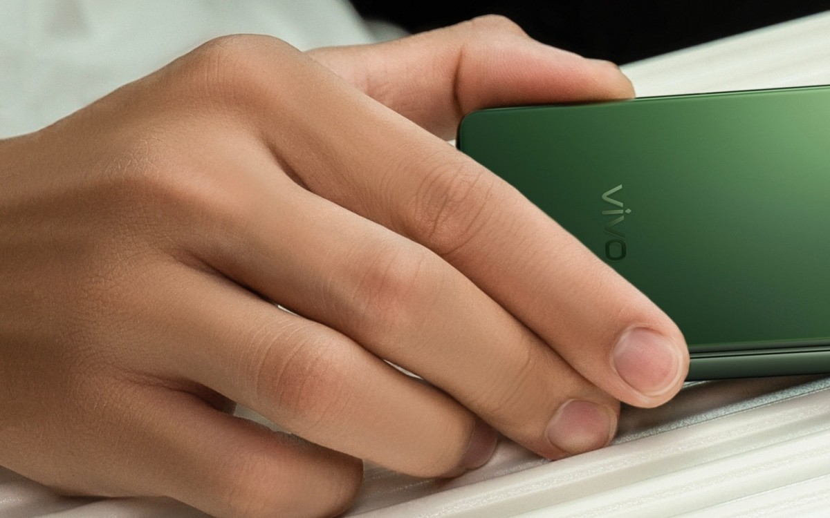 صورة تشويقية لهاتف vivo X Fold5